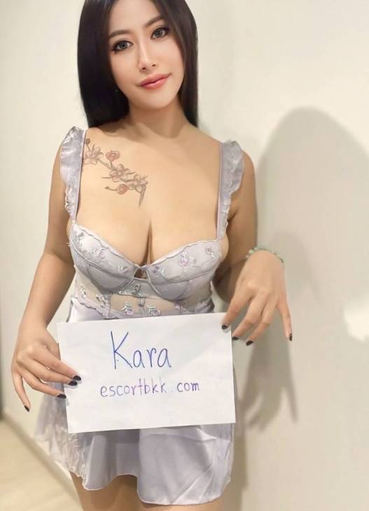 Busty Escort 