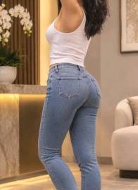 Mae Lee