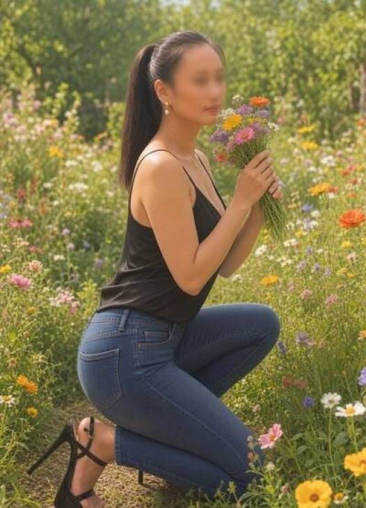 Mae Lee